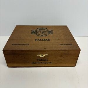 Vintage Palmas Wooden Cigar Box with Logo
Collectible 1950-60’s